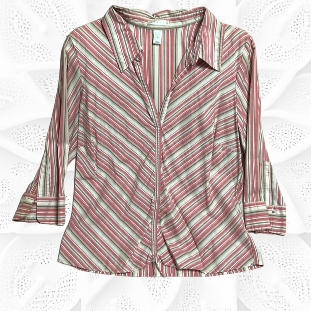 Old Navy striped 3/4 length sleeve shirt. Stretch material. Pink with stripes.